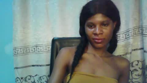 Snapshot of luckymadequeen chatting on January 2025 11:10:02 PM Gloria online show from January 2025 11:10:02 PM