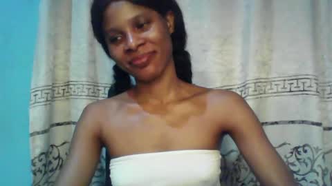 Snapshot of luckymadequeen chatting on February 2025 11:58:02 PM Gloria online show from February 2025 11:58:02 PM