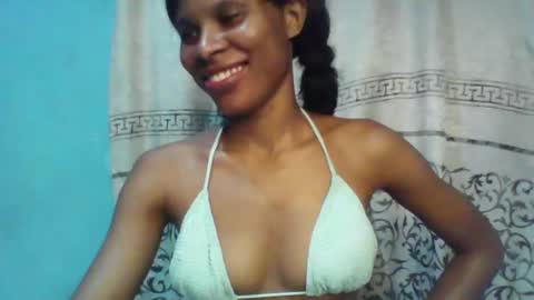 Snapshot of luckymadequeen chatting on February 2025 11:10:02 PM Gloria online show from February 2025 11:10:02 PM