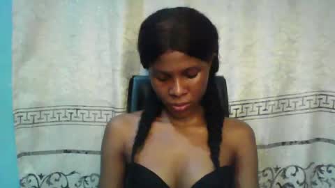 Snapshot of luckymadequeen chatting on March 2025 10:21:02 PM Gloria online show from March 2025 10:21:02 PM