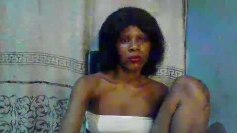 Snapshot of luckymadequeen chatting on September 2025 06:31:02 PM Gloria online show from September 2025 06:31:02 PM