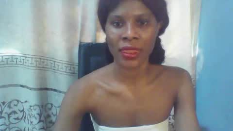 Snapshot of luckymadequeen chatting on September 2025 09:25:02 AM Gloria online show from September 2025 09:25:02 AM
