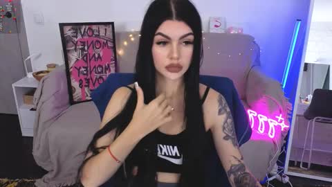 Monika online show from October 2025 08:48:02 AM