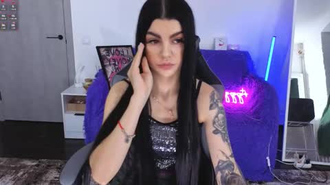 Monika online show from December 2025 08:08:02 AM