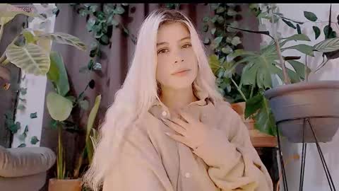 luckysapphire777 online show from October 2025 03:01:01 PM