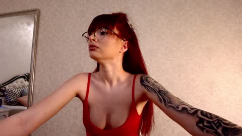 Snapshot of luckyymia chatting on December 2024 06:25:01 PM Mia online show from December 2024 06:25:01 PM