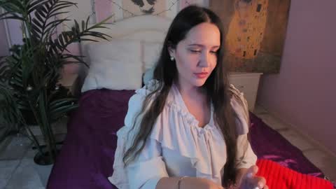 Laura online show from December 2024 09:15:01 PM