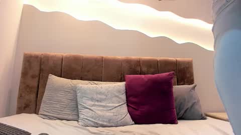 lucy_canel online show from November 2025 08:13:02 AM