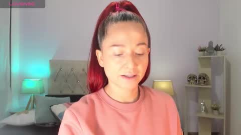 Lucia online show from October 2025 09:55:02 PM