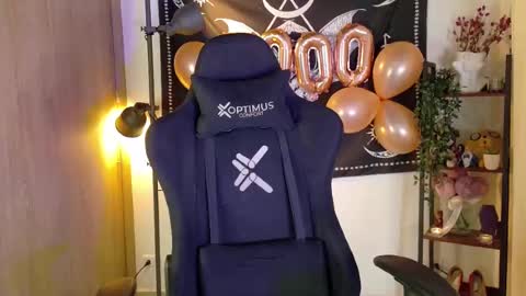 Snapshot of lucy_meoww chatting on February 2025 12:51:02 AM lucy meoww online show from February 2025 12:51:02 AM