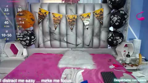 Snapshot of lucy_ny chatting on October 2025 01:10:01 PM SleepyAbuela online show from October 2025 01:10:01 PM