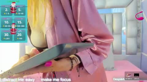 Snapshot of lucy_ny chatting on December 2025 02:34:01 PM SleepyAbuela online show from December 2025 02:34:01 PM