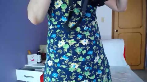 Snapshot of lucy_ny chatting on February 2026 02:09:01 PM SleepyAbuela online show from February 2026 02:09:01 PM