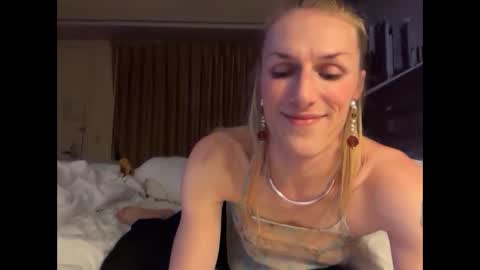 Snapshot of lucyheifer chatting on September 2025 01:49:01 AM lucyheifer online show from September 2025 01:49:01 AM