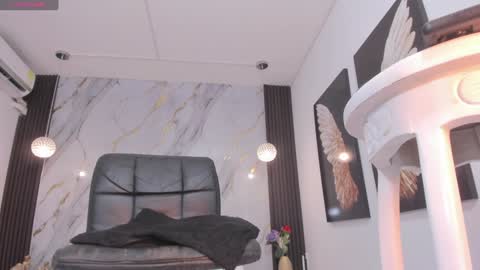 Luciana online show from February 2025 06:10:02 AM