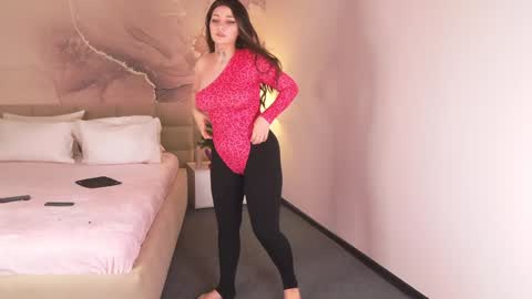 lucyvee online show from December 2024 05:43:01 AM