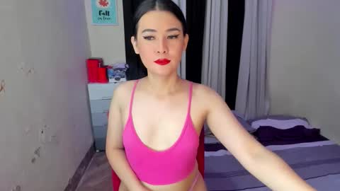 Snapshot of lucyx143 chatting on October 2025 07:42:02 AM Lucy online show from October 2025 07:42:02 AM