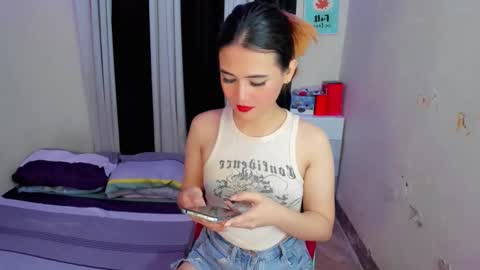 Snapshot of lucyx143 chatting on December 2025 10:30:02 PM Lucy online show from December 2025 10:30:02 PM