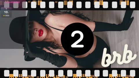 Lucy Liiu online show from October 2025 01:12:02 PM