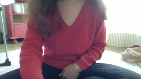 Lucie online show from October 2025 01:06:02 PM