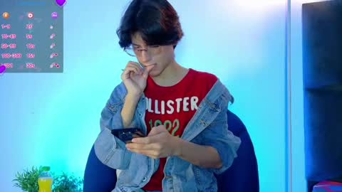 Snapshot of lui_x_dust chatting on April 2026 03:35:02 AM Lui online show from April 2026 03:35:02 AM