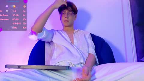 Snapshot of lui_x_dust chatting on April 2026 03:20:01 AM Lui online show from April 2026 03:20:01 AM
