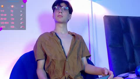 Snapshot of lui_x_dust chatting on April 2026 09:12:02 PM Lui online show from April 2026 09:12:02 PM