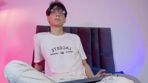 Snapshot of lui_x_dust chatting on May 2026 03:23:01 AM Lui online show from May 2026 03:23:01 AM