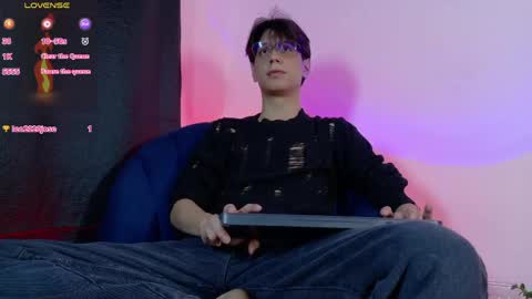 Snapshot of lui_x_dust chatting on May 2026 03:02:01 AM Lui online show from May 2026 03:02:01 AM