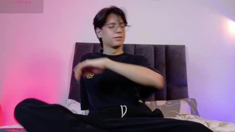 Snapshot of lui_x_dust chatting on May 2026 03:33:02 AM Lui online show from May 2026 03:33:02 AM