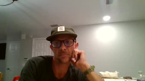 Snapshot of luiggii0904 chatting on April 2026 01:43:01 AM luiggii0904 online show from April 2026 01:43:01 AM