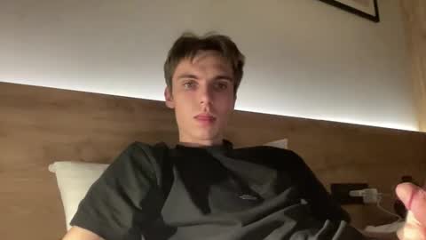 Luis online show from November 2025 08:49:01 PM