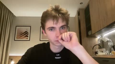 Luis online show from November 2025 10:25:01 PM