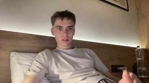 Luis online show from November 2025 05:18:02 AM