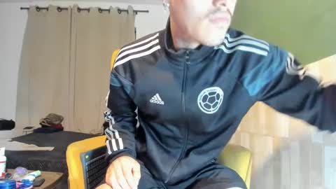 Snapshot of luis_as chatting on February 2025 10:15:02 AM Luis AS online show from February 2025 10:15:02 AM