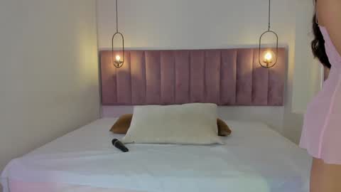 L U I S A online show from January 2025 08:10:02 PM