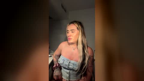 Snapshot of luisamonsterdick chatting on May 2026 12:27:01 AM Luisa Monsters online show from May 2026 12:27:01 AM