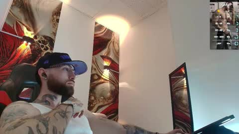 Snapshot of luke_davis01 chatting on February 2026 01:14:01 PM LUKE online show from February 2026 01:14:01 PM