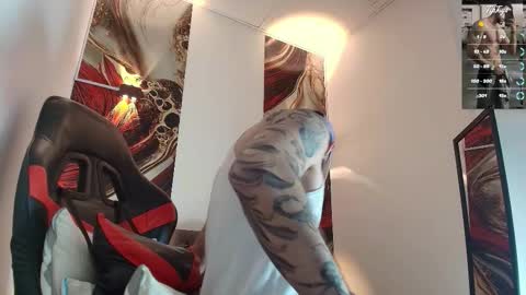 Snapshot of luke_davis01 chatting on February 2026 12:53:02 PM LUKE online show from February 2026 12:53:02 PM