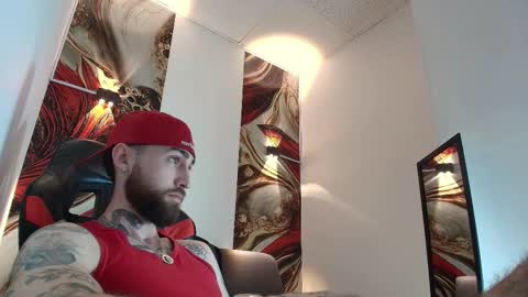 Snapshot of luke_davis01 chatting on February 2026 01:18:02 PM LUKE online show from February 2026 01:18:02 PM