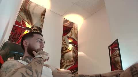 Snapshot of luke_davis01 chatting on February 2026 01:51:01 PM LUKE online show from February 2026 01:51:01 PM