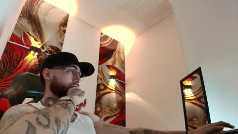 Snapshot of luke_davis01 chatting on March 2026 12:53:01 PM LUKE online show from March 2026 12:53:01 PM