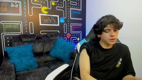 Snapshot of luke_howland chatting on December 2024 08:22:02 PM Luke online show from December 2024 08:22:02 PM