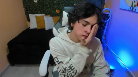 Snapshot of luke_howland chatting on December 2024 08:23:02 PM Luke online show from December 2024 08:23:02 PM