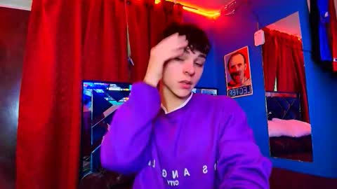 Snapshot of luke_howland chatting on February 2026 02:10:02 AM Luke online show from February 2026 02:10:02 AM