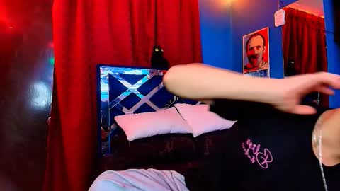 Snapshot of luke_howland chatting on February 2026 12:48:01 AM Luke online show from February 2026 12:48:01 AM