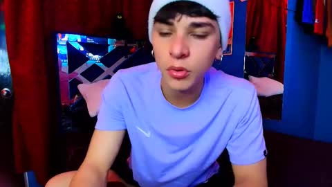 Snapshot of luke_howland chatting on February 2026 02:16:01 AM Luke online show from February 2026 02:16:01 AM