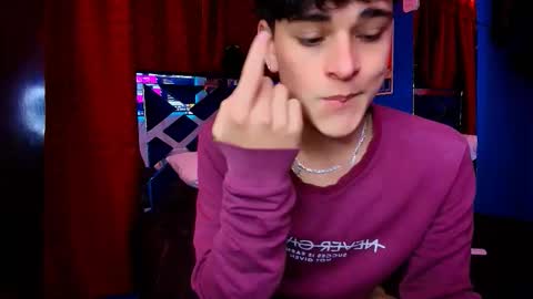 Snapshot of luke_howland chatting on February 2026 02:10:01 AM Luke online show from February 2026 02:10:01 AM