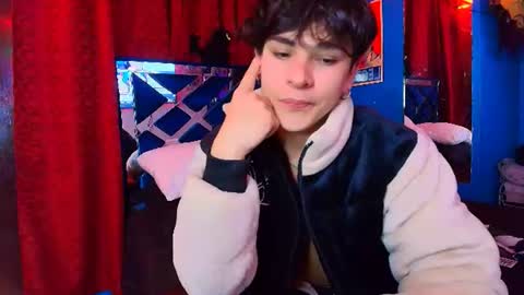 Snapshot of luke_howland chatting on June 2026 05:45:02 AM Luke online show from June 2026 05:45:02 AM