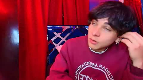 Snapshot of luke_howland chatting on July 2026 01:12:01 AM Luke online show from July 2026 01:12:01 AM